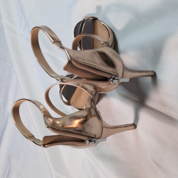 Steve Madden Rose Gold Heels size 7.5M - Picture 2 of 14